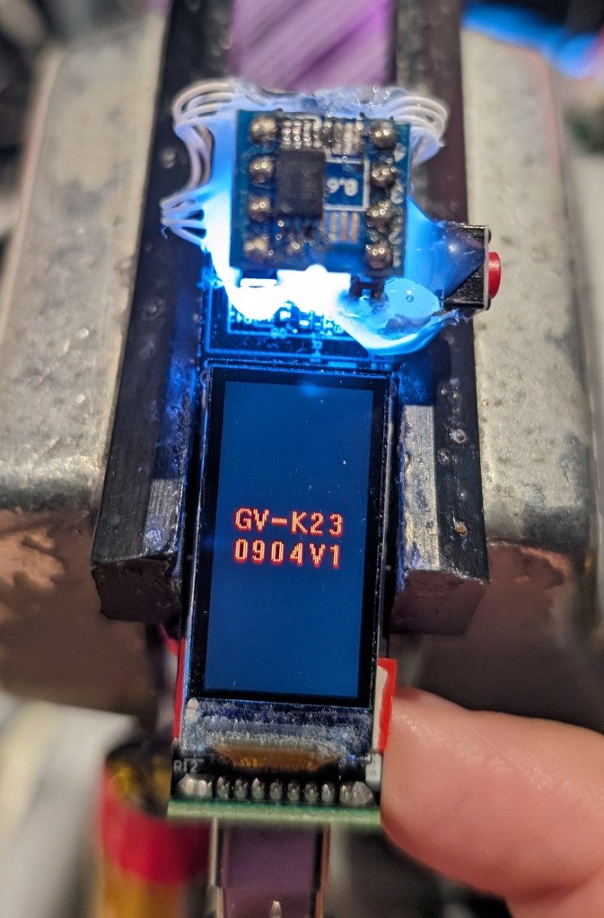 Kraze vape showing its hidden version screen.